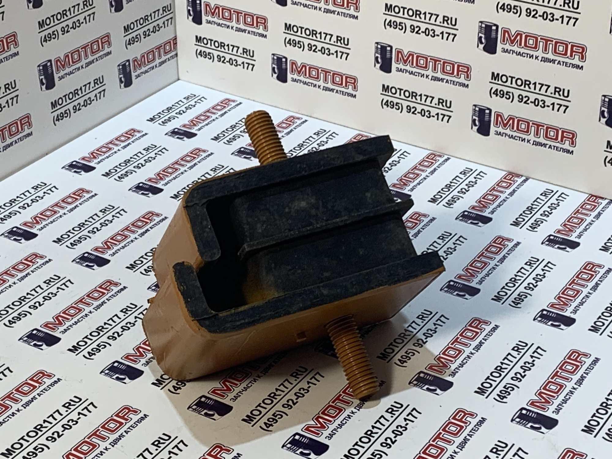 Подушка двигателя